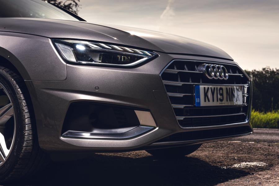 Детали экстерьера Audi A4 35 TFSI Sport (B9) 2019 года  (UK) (фото 13 из 21)
